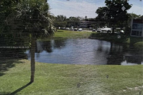 Condominio en Delray Beach, Florida, 2 dormitorios  № 1969161