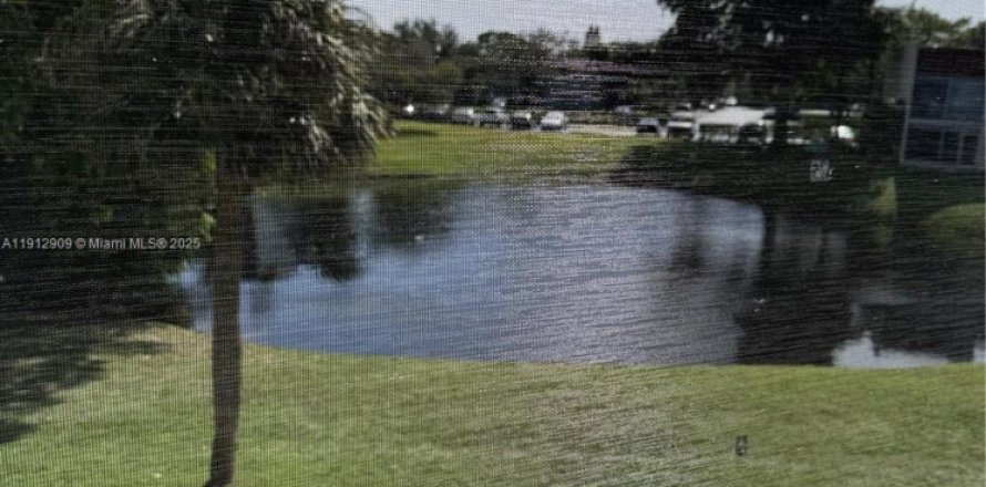 Condominio en Delray Beach, Florida, 2 dormitorios  № 1969161