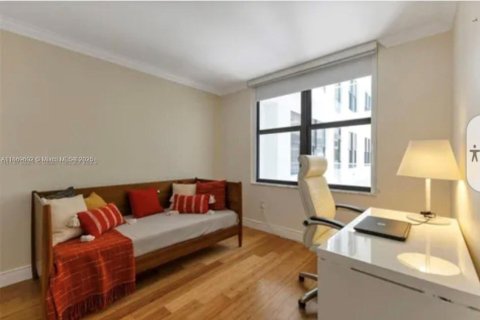 Купить кондоминиум в Бэл-Харбор, Флорида 2 спальни, 128.95м2, № 1979407 - фото 12