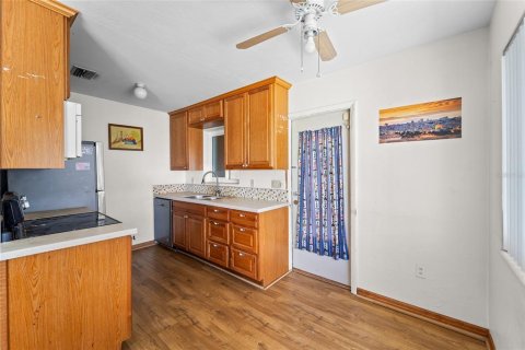 House in North Port, Florida 3 bedrooms, 79.06 sq.m. № 1870395 - photo 10