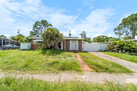 House in North Port, Florida 3 bedrooms, 79.06 sq.m. № 1870395 - photo 3