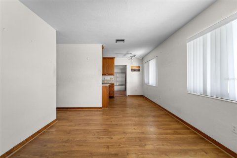 House in North Port, Florida 3 bedrooms, 79.06 sq.m. № 1870395 - photo 4