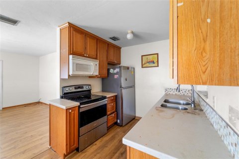 House in North Port, Florida 3 bedrooms, 79.06 sq.m. № 1870395 - photo 9