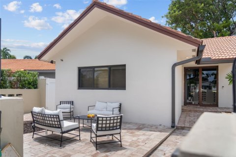 House in Oakland Park, Florida 3 bedrooms, 212.1 sq.m. № 1731789 - photo 5