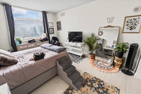 Купить кондоминиум в Холливуд, Флорида 3 комнаты, 75.25м2, № 2187224 - фото 21