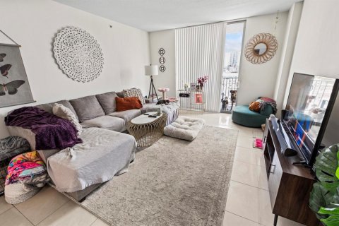 Купить кондоминиум в Холливуд, Флорида 3 комнаты, 75.25м2, № 2187224 - фото 18