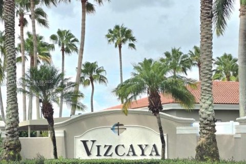 Townhouse in Miramar, Florida 3 bedrooms, 157.93 sq.m. № 1972035 - photo 13