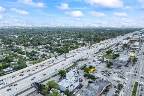 Propiedad comercial en venta en North Miami, Florida № 2153194 - foto 14