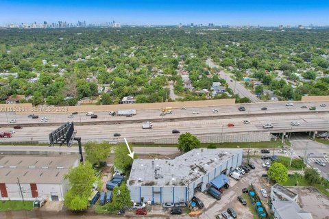 Propiedad comercial en venta en North Miami, Florida № 2153194 - foto 4