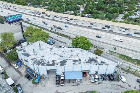 Propiedad comercial en venta en North Miami, Florida № 2153194 - foto 10