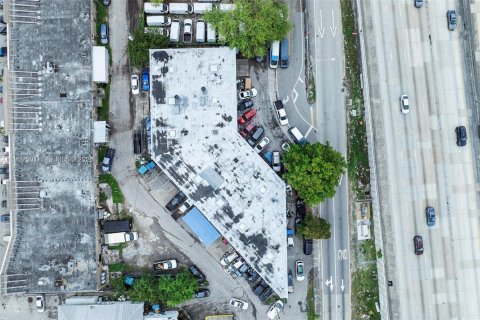 Propiedad comercial en venta en North Miami, Florida № 2153194 - foto 12