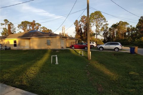 Commercial property in Lehigh Acres, Florida № 1868411 - photo 2