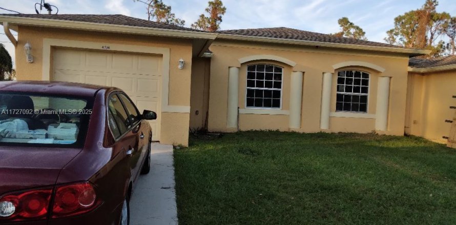 Commercial property in Lehigh Acres, Florida № 1868411