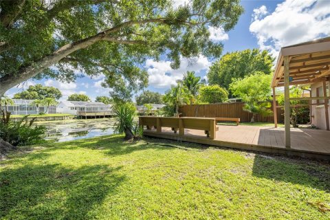 House in Pinellas Park, Florida 3 bedrooms, 122.63 sq.m. № 2304452 - photo 27