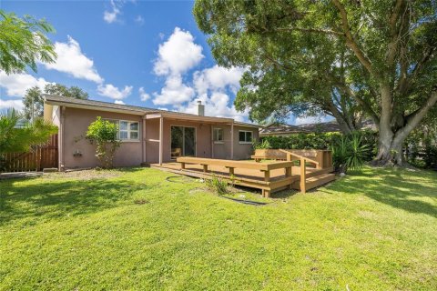House in Pinellas Park, Florida 3 bedrooms, 122.63 sq.m. № 2304452 - photo 3