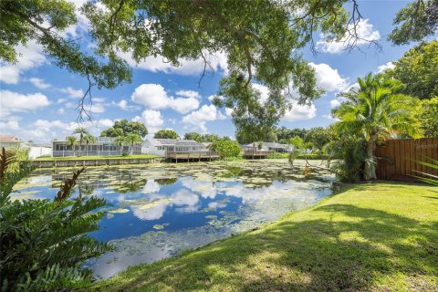 House in Pinellas Park, Florida 3 bedrooms, 122.63 sq.m. № 2304452 - photo 28