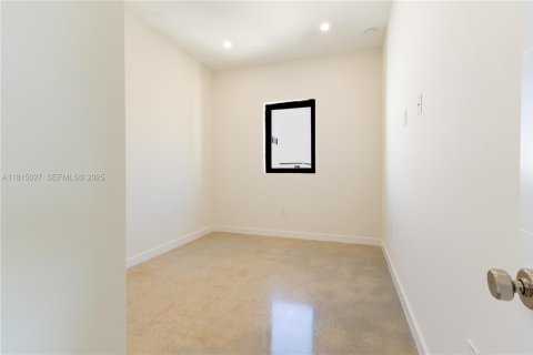 House in Key Largo, Florida 3 bedrooms № 2037954 - photo 9