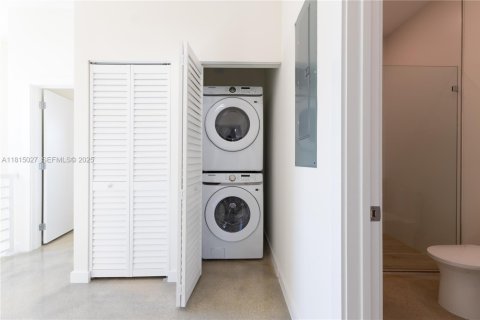 House in Key Largo, Florida 3 bedrooms № 2037954 - photo 14