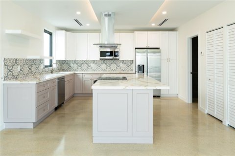 House in Key Largo, Florida 3 bedrooms № 2037954 - photo 3