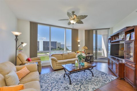 Condominio en venta en Clearwater, Florida, 2 dormitorios, 163.97 m2 № 1906604 - foto 6