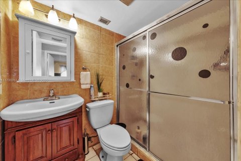 Condo in Lauderhill, Florida, 2 bedrooms  № 1959499 - photo 21