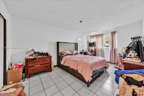 Condo in Lauderhill, Florida, 2 bedrooms  № 1959499 - photo 23