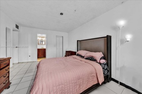 Condo in Lauderhill, Florida, 2 bedrooms  № 1959499 - photo 29