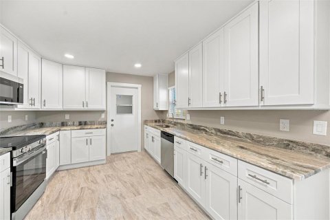 Villa ou maison à vendre à Sarasota, Floride: 3 chambres, 113.81 m2 № 2408744 - photo 12