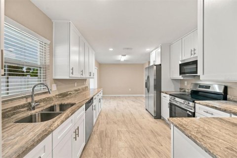 Villa ou maison à vendre à Sarasota, Floride: 3 chambres, 113.81 m2 № 2408744 - photo 16