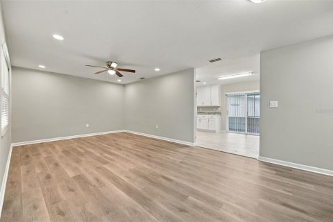 Villa ou maison à vendre à Sarasota, Floride: 3 chambres, 113.81 m2 № 2408744 - photo 4