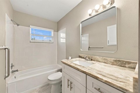 Villa ou maison à vendre à Sarasota, Floride: 3 chambres, 113.81 m2 № 2408744 - photo 24