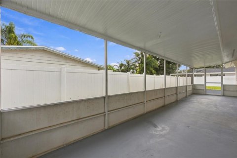 Villa ou maison à vendre à Sarasota, Floride: 3 chambres, 113.81 m2 № 2408744 - photo 20