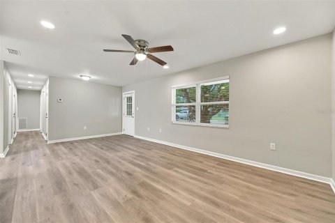 Villa ou maison à vendre à Sarasota, Floride: 3 chambres, 113.81 m2 № 2408744 - photo 7