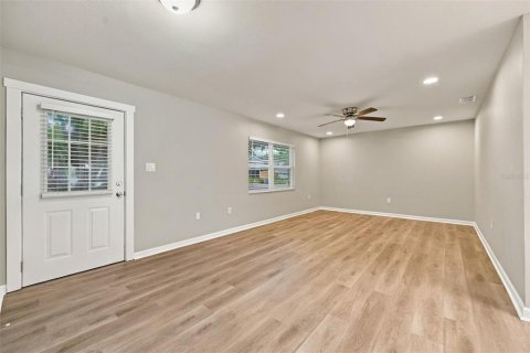 Villa ou maison à vendre à Sarasota, Floride: 3 chambres, 113.81 m2 № 2408744 - photo 6