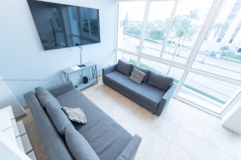 Купить кондоминиум в Майами-Бич, Флорида 1 спальня, 53.88м2, № 1961708 - фото 17