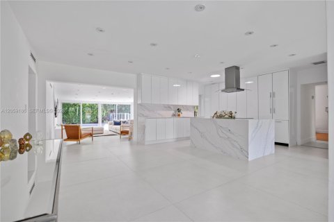 Villa ou maison à louer à Key Biscayne, Floride: 4 chambres, 204.01 m2 № 2169479 - photo 9