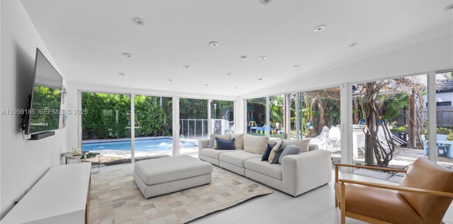 Villa ou maison à Key Biscayne, Floride 4 chambres, 204.01 m2 № 2169479