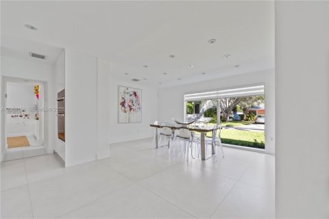 Villa ou maison à louer à Key Biscayne, Floride: 4 chambres, 204.01 m2 № 2169479 - photo 13