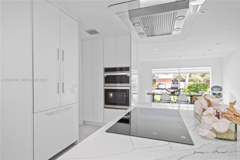 Villa ou maison à louer à Key Biscayne, Floride: 4 chambres, 204.01 m2 № 2169479 - photo 10