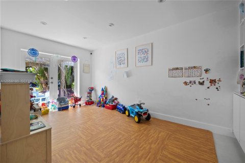 Villa ou maison à louer à Key Biscayne, Floride: 4 chambres, 204.01 m2 № 2169479 - photo 23