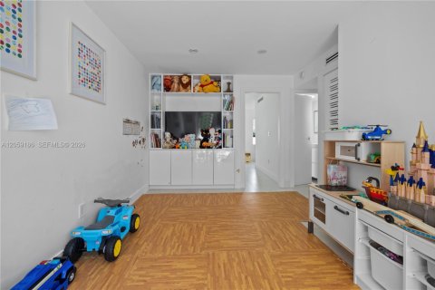 Villa ou maison à louer à Key Biscayne, Floride: 4 chambres, 204.01 m2 № 2169479 - photo 27