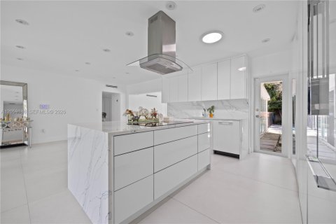 Villa ou maison à louer à Key Biscayne, Floride: 4 chambres, 204.01 m2 № 2169479 - photo 8