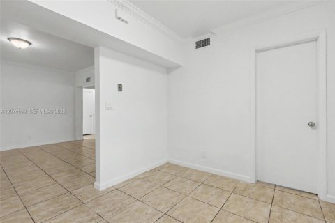Casa en venta en Hollywood, Florida, 4 dormitorios, 218.51 m2 № 2312147 - foto 24