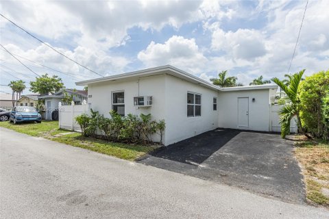 Casa en venta en Hollywood, Florida, 4 dormitorios, 218.51 m2 № 2312147 - foto 12