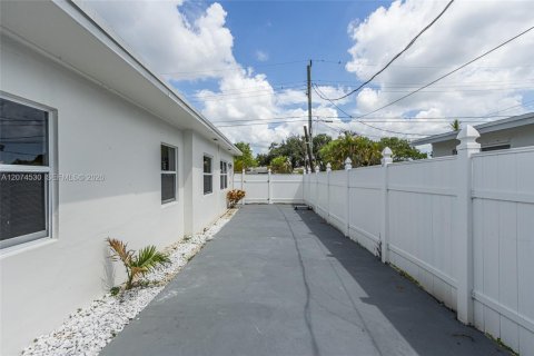 Casa en venta en Hollywood, Florida, 4 dormitorios, 218.51 m2 № 2312147 - foto 7