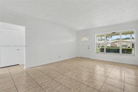 Casa en venta en Hollywood, Florida, 4 dormitorios, 218.51 m2 № 2312147 - foto 18