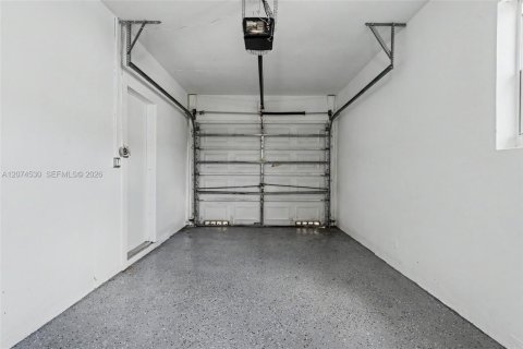Casa en venta en Hollywood, Florida, 4 dormitorios, 218.51 m2 № 2312147 - foto 29