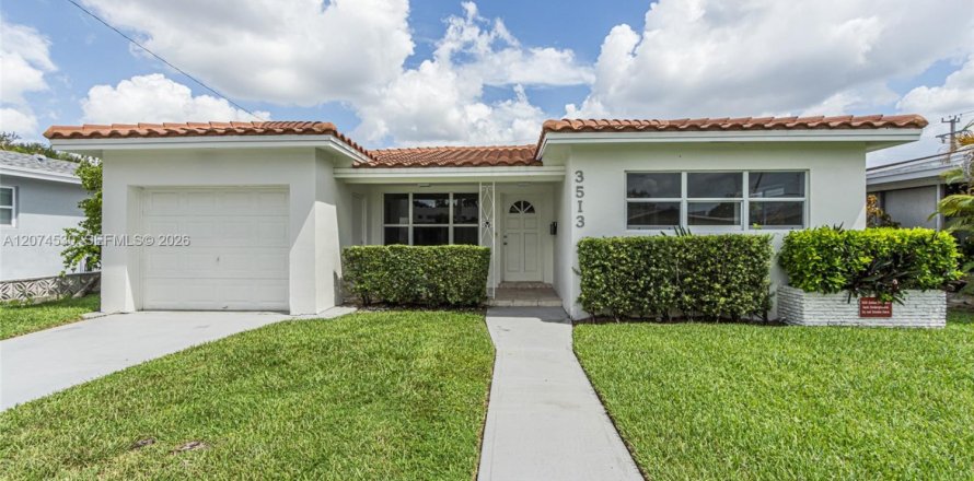 Casa en Hollywood, Florida 4 dormitorios, 218.51 m2 № 2312147