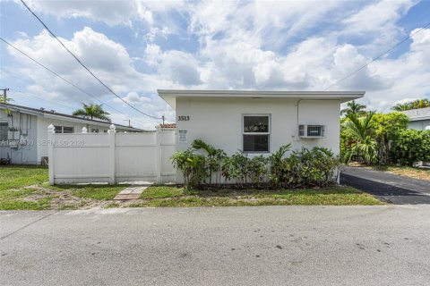 Casa en venta en Hollywood, Florida, 4 dormitorios, 218.51 m2 № 2312147 - foto 13