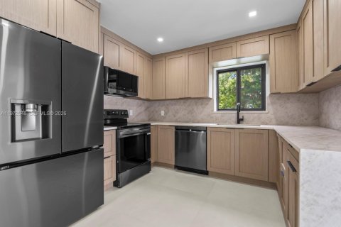 Casa en venta en Miami Beach, Florida, 4 dormitorios, 163.51 m2 № 2040360 - foto 4